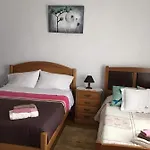 Casa J Dias Holiday home *